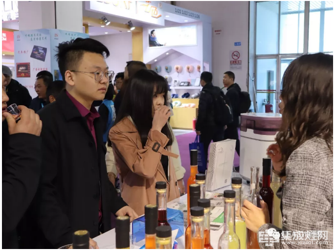领致集成灶：领致携家用智能水果酿酒机首次亮相北京家庭用品展 火爆异常