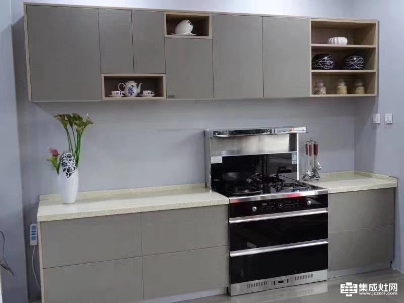 潮邦极简开放式厨房设计案例 让空间大一倍