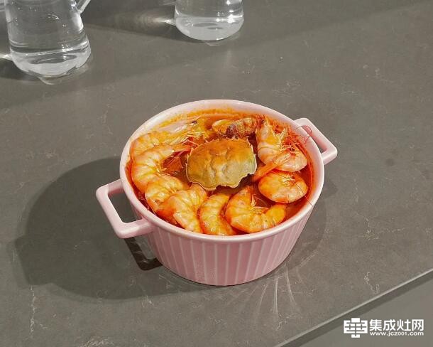风田集成灶：简单美味的韩式辣炖海鲜汤 每一口都是幸福感