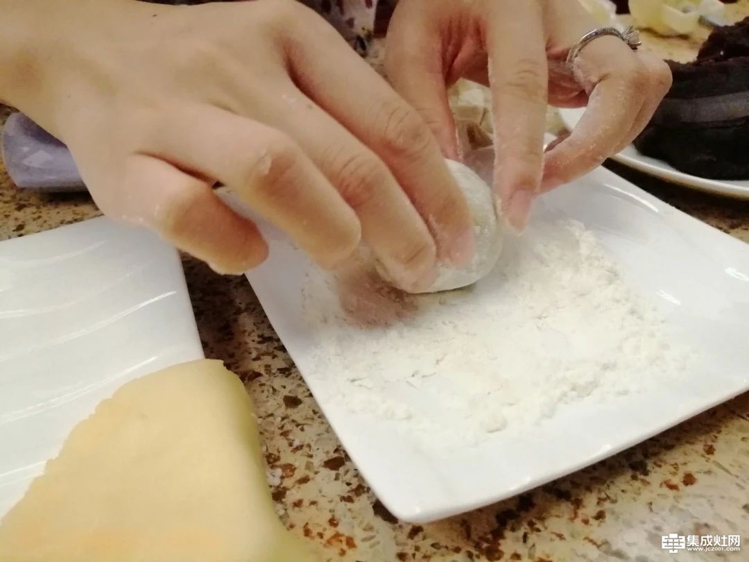中秋有“味” 月饼“鲜”行 火星一号集成灶教你做美味的豆沙月饼