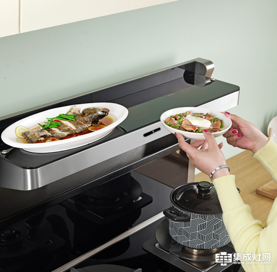 板川×庞伟杜丽 独立蒸烤集成灶为国民带来高品质烹饪体验