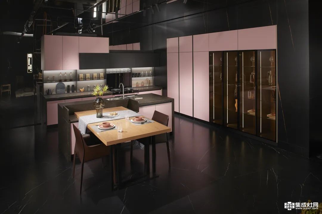 亿田高端定制厨房：情迷佛罗伦萨 共赴一场怦然心动的浪漫之约